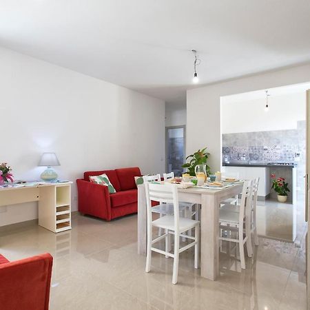 Il Giardino Fiorito Casa Vacanze アルゲーロ エクステリア 写真